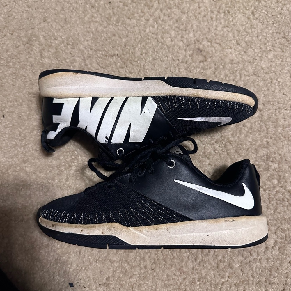 Shoe bundle - Picture 3 of 11